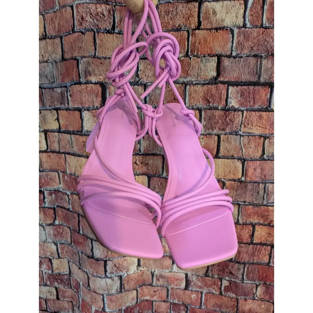 NWT Pretty Little Thing Pink Square Toe Strappy  Block Heeled Sandals Size 6